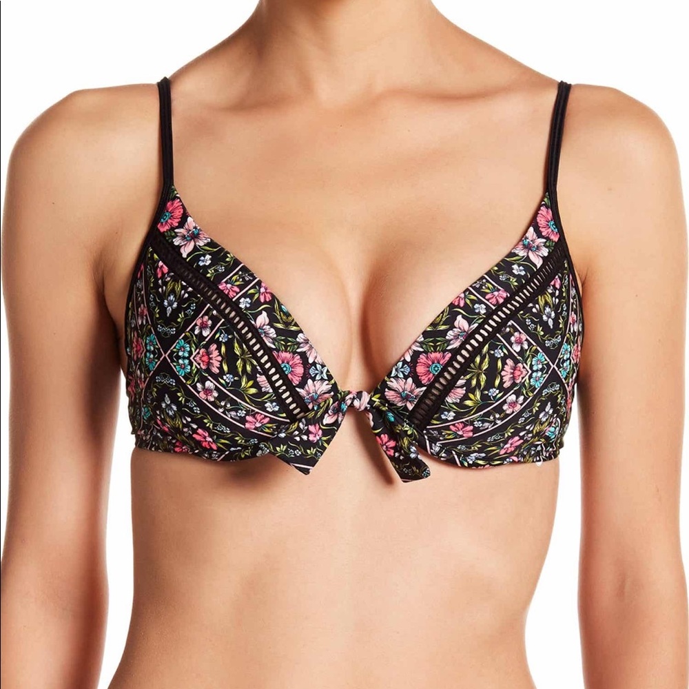 Body glove bikini top